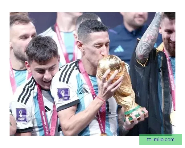 天使谢幕阿根廷老将迪马利亚宣布告别国家队传奇生涯定格绿茵场 天使谢幕阿根廷老将迪马利亚宣布告别国家队传奇生涯定格绿茵场