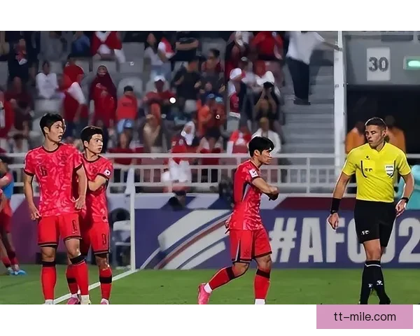 韩国队爆冷出局震惊亚洲杯,四强梦碎惨遭淘汰引发热议 韩国队爆冷出局震惊亚洲杯,四强梦碎惨遭淘汰引发热议