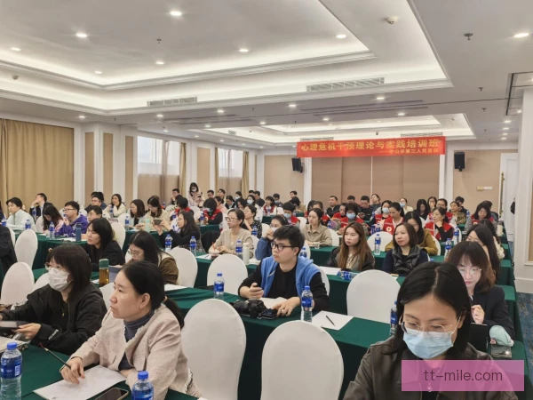 埃因霍温危机沟通能力受考验，俱乐部回应成焦点